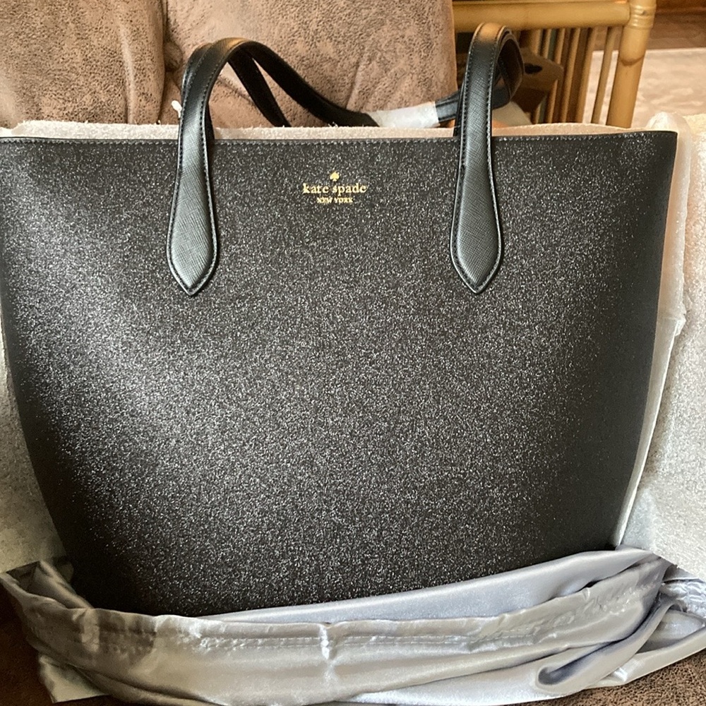 Tote 11.5 in by 16 in (top width of bag opening)